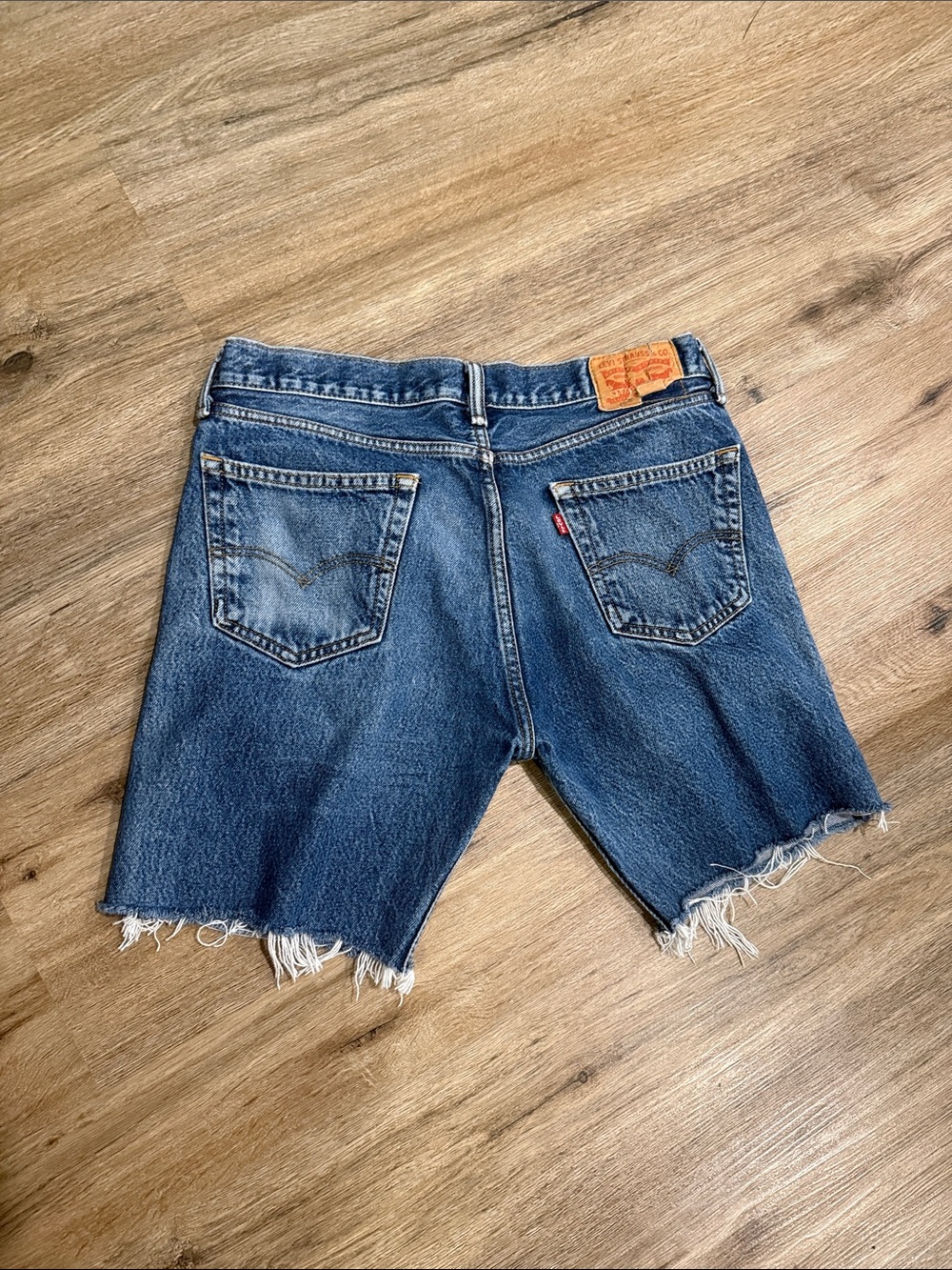 Levi's 505 Blue Frayed Hem Perfectly Worn In Denim Cutoffs Jorts